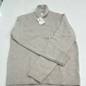 Old Navy men’s sweater